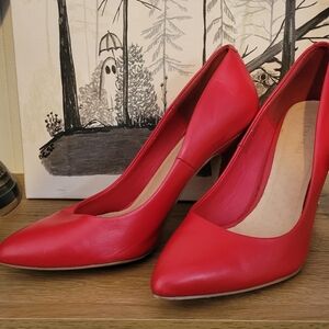 Le Chateau Vibrant Red Heels